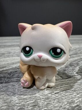 Littlest Pet Shop | #129: Persian Cat with Green Eyes - Collectible Toy Figure